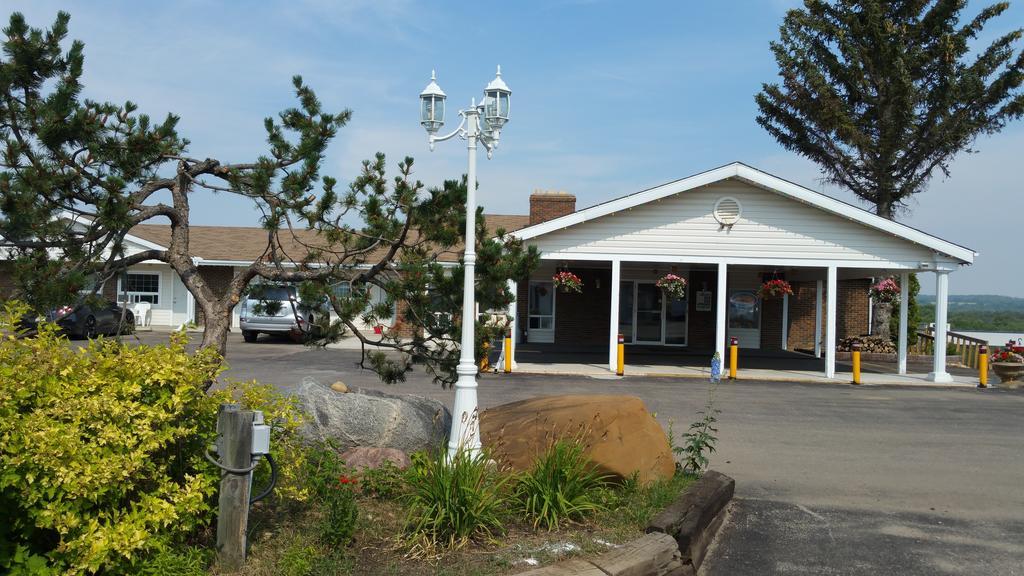 Athabasca Lodge Motel Exterior foto